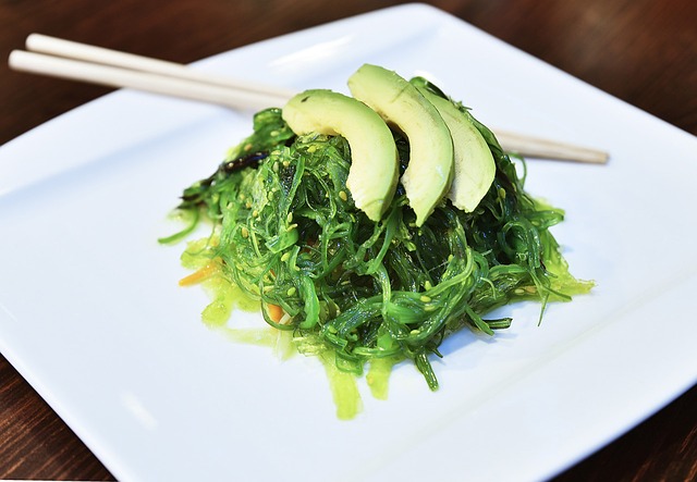 kobe seaweed salad dish