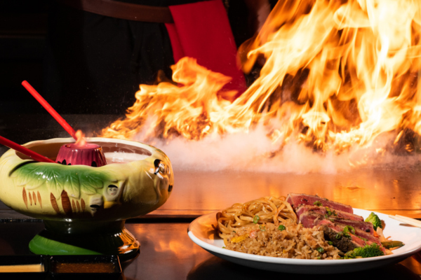 hibachi communal dining table at Kobé Japanese Steakhouse