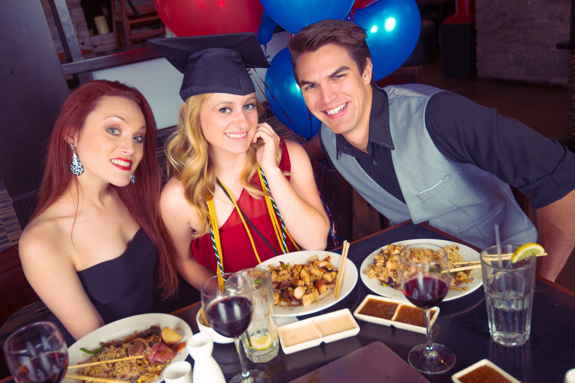 Graduates enjoying Kobe food.